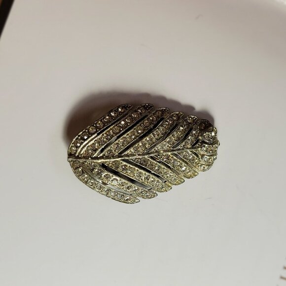 Antique Art Deco Fur Clip with Crystals Weiss very unique - Picture 2 of 8